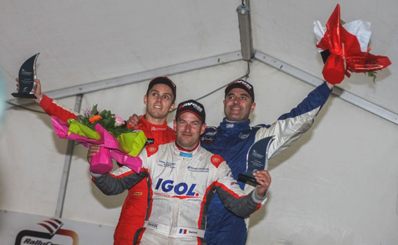 podiums-super-1600